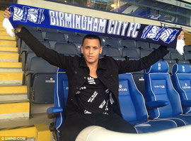 Ravel Morrison mit Birmingham City-Schal